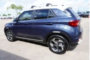 $12988 : Hyundai VENUE 2021 SEL 4dr C thumbnail