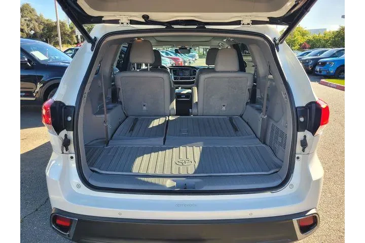 $24944 : Toyota Highlander 2017 AWD L image 8