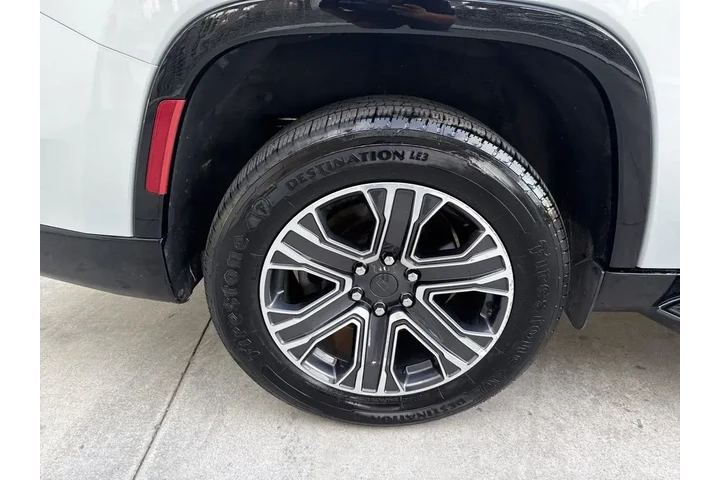 $39104 : Jeep Wagoneer L 2024 4x4 Ser image 10