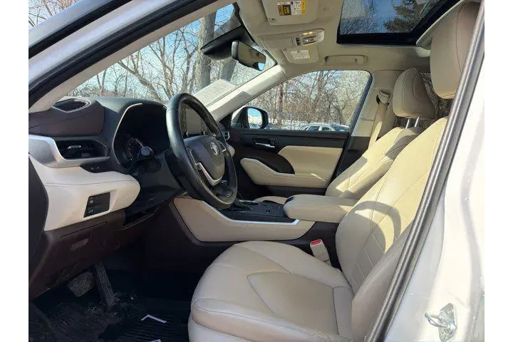 $32000 : Toyota Highlander Hybrid 202 image 5