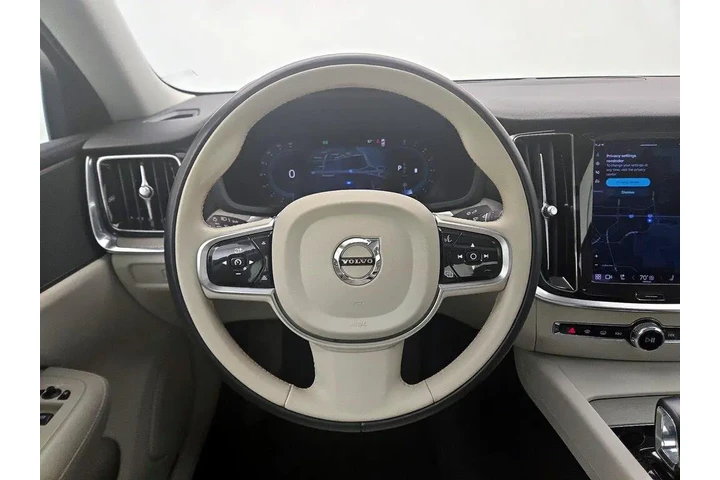 $23998 : Volvo S60 2024 B5 Plus Dark image 10