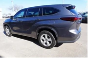 $25988 : Toyota Highlander 2020 LE 4d thumbnail