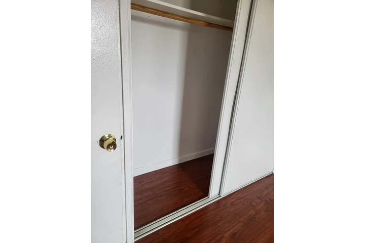 $750 : Rento cuarto image 1