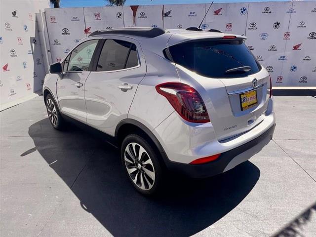 $13995 : Used 2018 Encore AWD 4dr Esse image 5