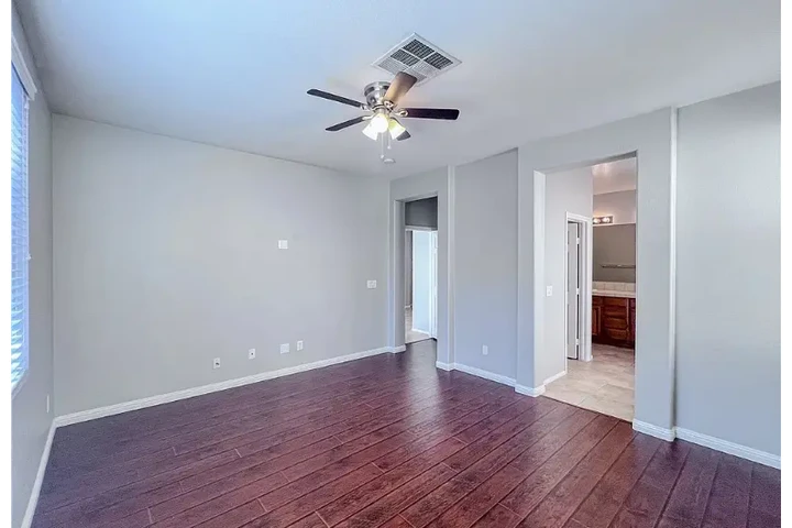 $2000 : Welcome To Nice 3Bed/2Bath image 9