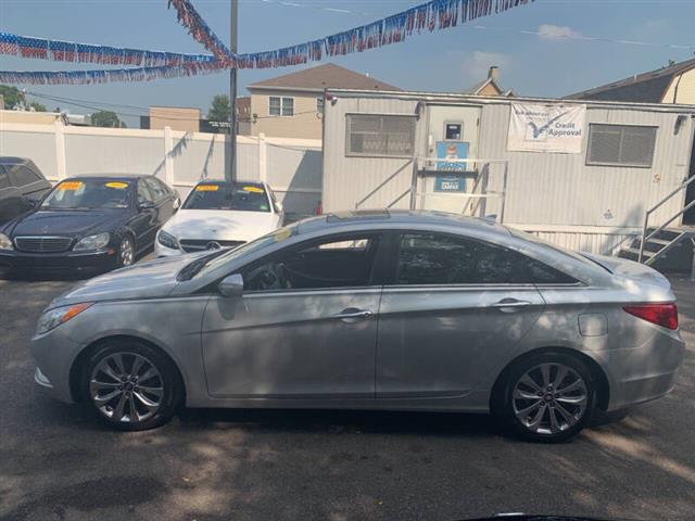 $8499 : 2013 Sonata SE image 4