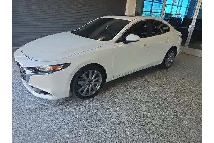 $19999 : Mazda Mazda3 Sedan 2023 2.5 image 1