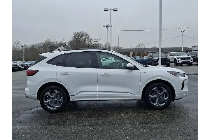 $26861 : Ford Escape 2023 AWD ST-Line image 7