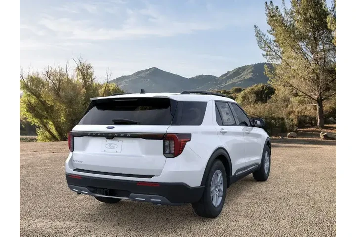 $34995 : Ford Explorer 2025 Active 4d image 8