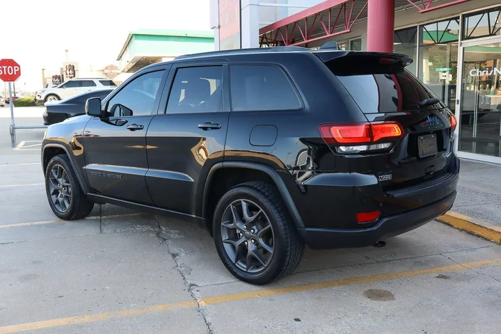 $17779 : 2019 Grand Cherokee Upland image 6