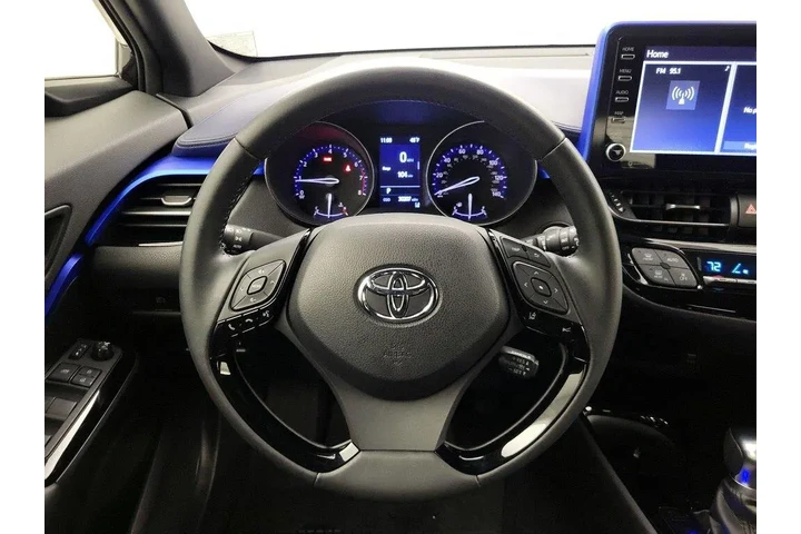 $21998 : Toyota C-HR 2020 XLE 4dr Cro image 10