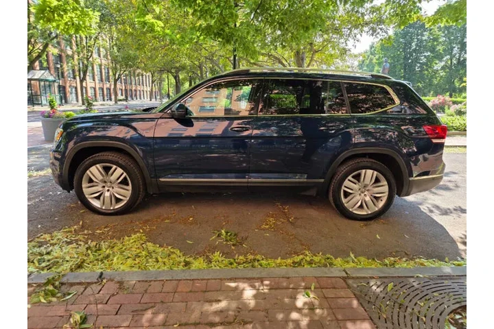 $19450 : 2018 Atlas V6 SEL Premium 4Mo image 4