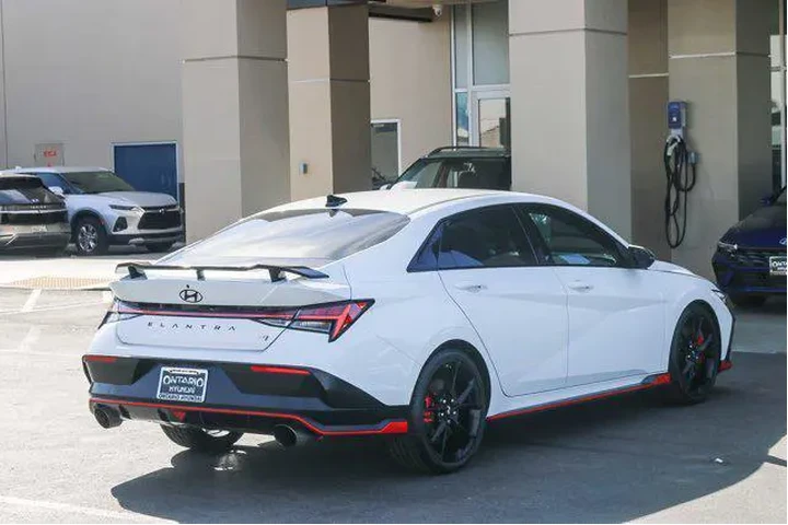 $32020 : Hyundai ELANTRA N 2025 4dr S image 8