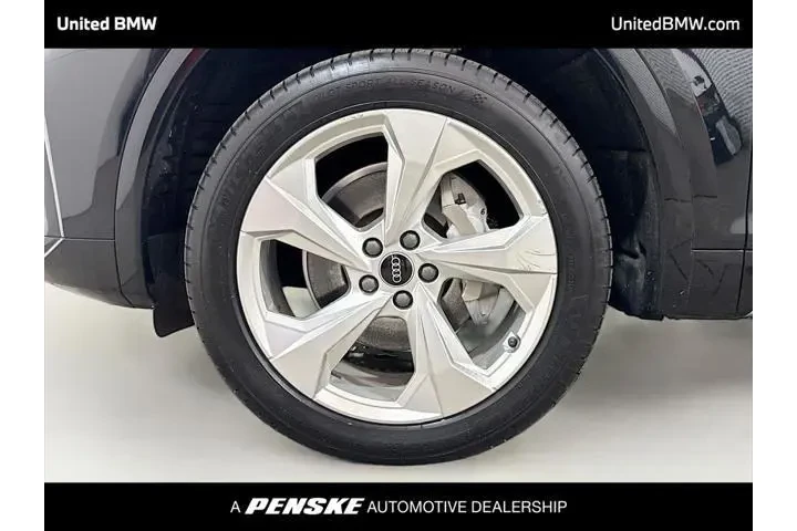 $21960 : Audi Q5 2021 AWD quattro Pre image 2