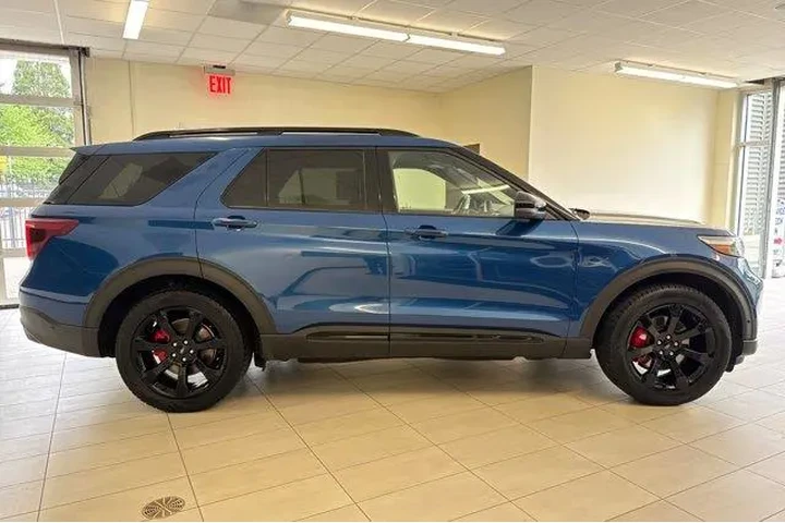 $28897 : Ford Explorer 2020 AWD ST 4d image 3