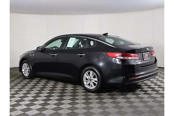 $8999 : Kia Optima 2017 LX 4dr Sedan image 6