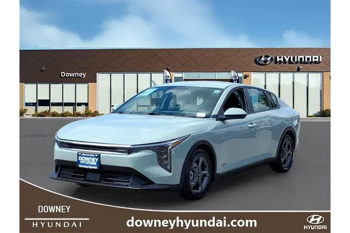 $22345 : Kia K4 2025 LXS 4dr Sedan image 1