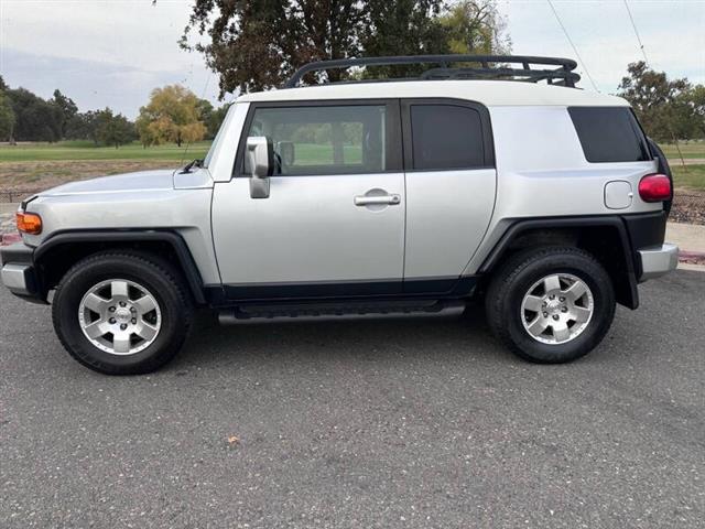 $15995 : 2007 FJ Cruiser image 4