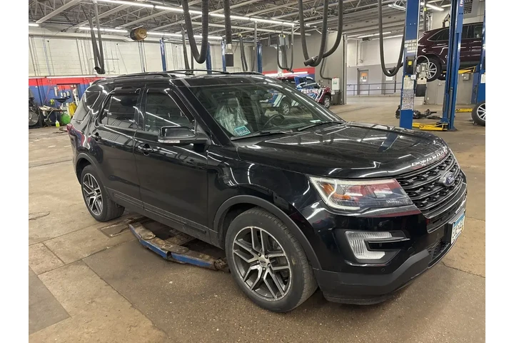 $17998 : Ford Explorer 2017 AWD Sport image 2