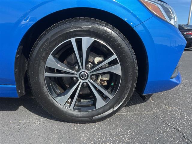 $17991 : PRE-OWNED 2021 NISSAN SENTRA image 9