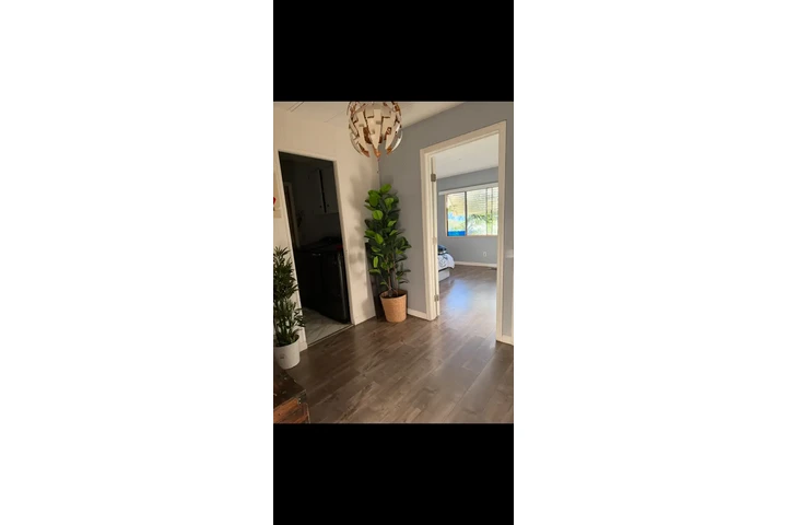 $750 : Rento cuarto en chino ca image 3