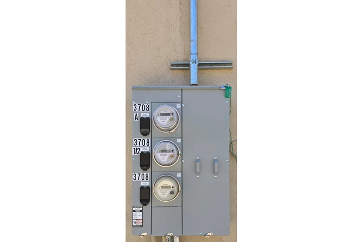 SERVICIOS DE ELECTRICIDAD image 4