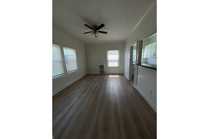 $1525 : Renovated single unit for rent image 9
