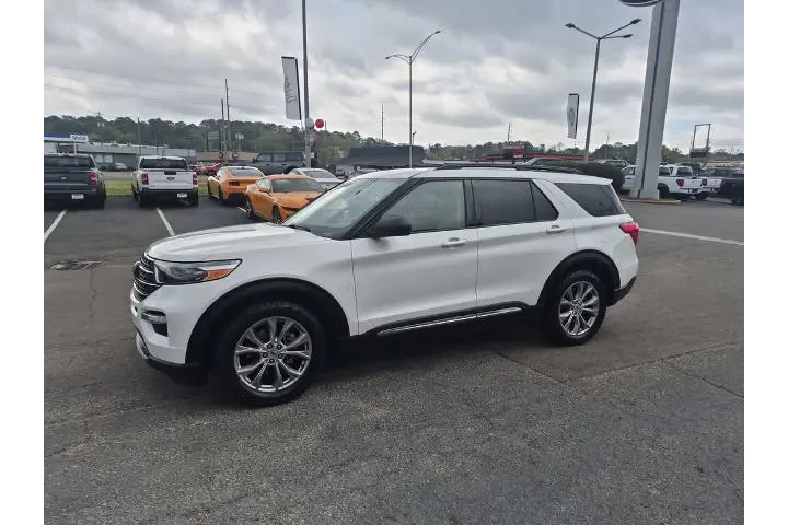 $14988 : Ford Explorer 2020 XLT 4dr S image 2