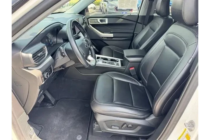 $31304 : Ford Explorer 2023 AWD XLT 4 image 6