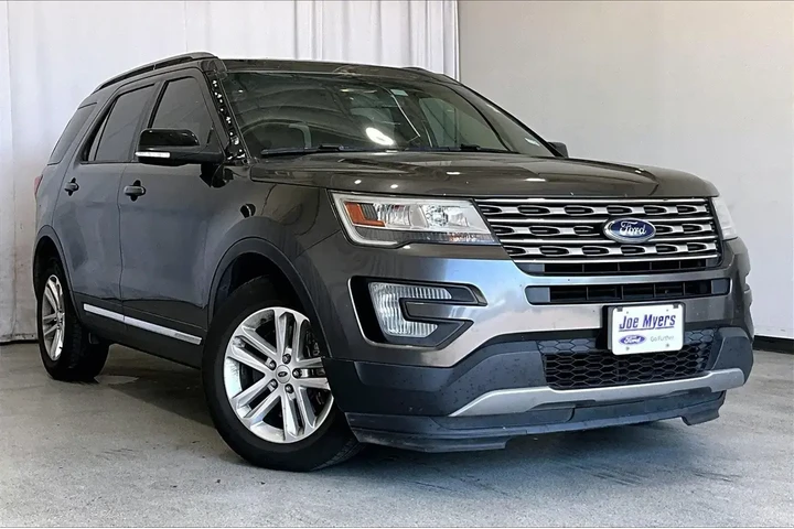 $12691 : Ford Explorer 2017 XLT 4dr S image 1