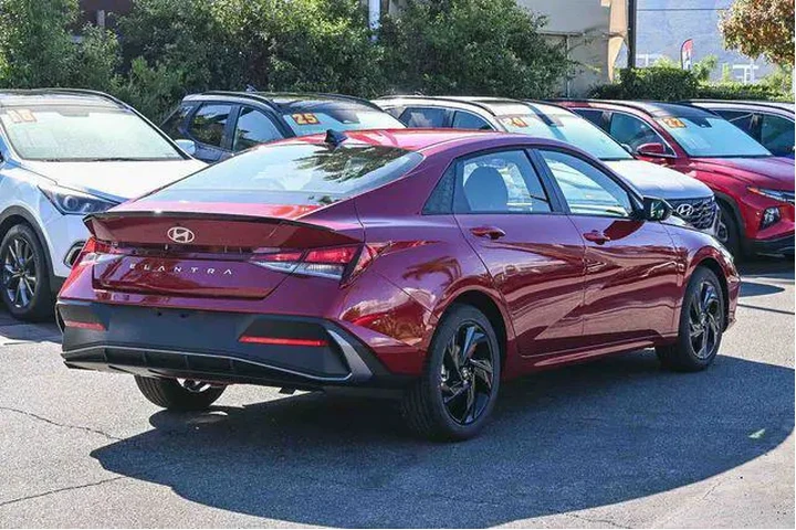 $25500 : Hyundai ELANTRA 2026 SEL Spo image 4