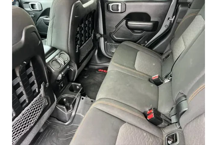 $33999 : Jeep Gladiator 2021 4x4 Moja image 5