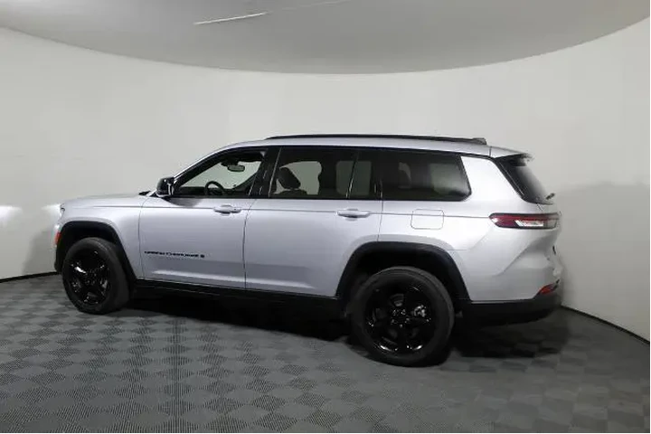 $29800 : Jeep Grand Cherokee L 2023 4 image 5