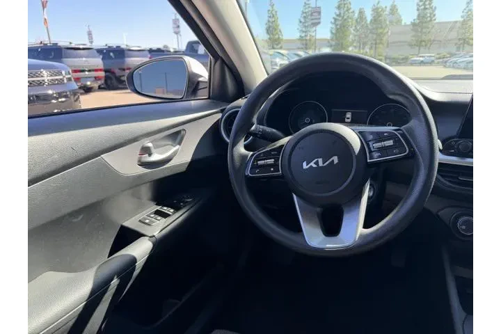 $18991 : Kia Forte 2023 LXS 4dr Sedan image 10