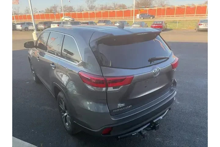 $20990 : Toyota Highlander 2019 LE 4d image 6