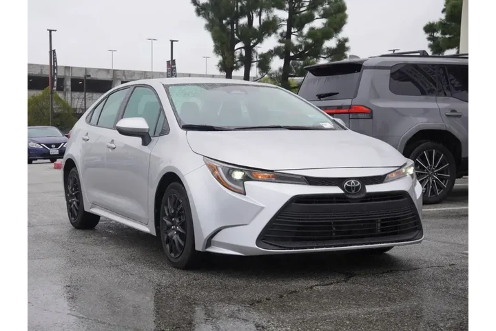 $18540 : Toyota Corolla 2024 LE 4dr S image 2