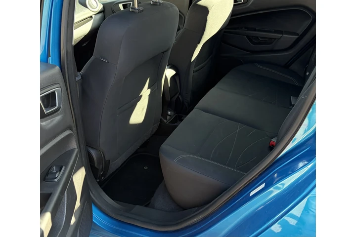 $6900 : En venta Ford fiesta, 2015 image 8