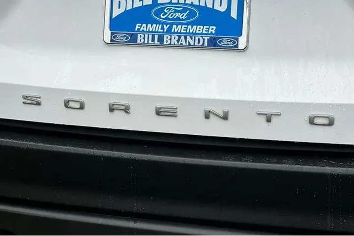 $19391 : Kia Sorento 2022 LX 4dr SUV image 9