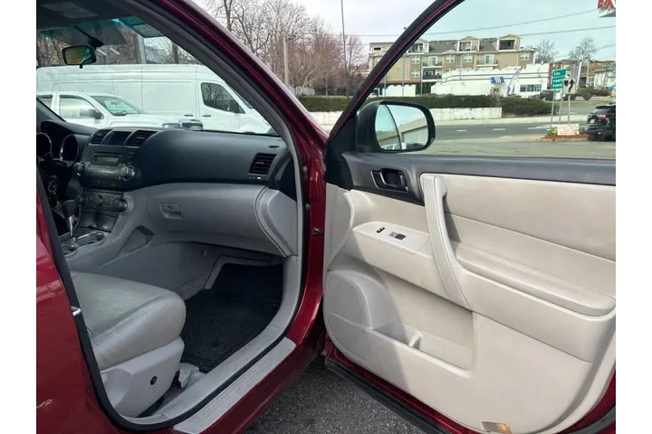 $8499 : 2010 Highlander image 8