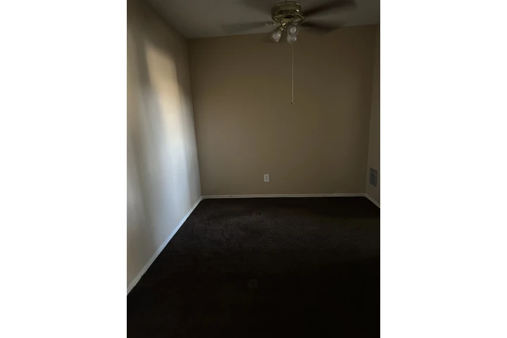 $550 : Espacio disponible sala $550 image 2