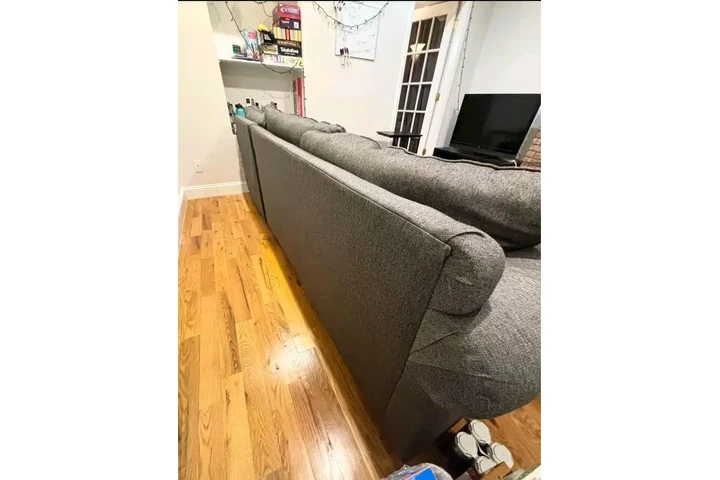 $200 : Couch image 2
