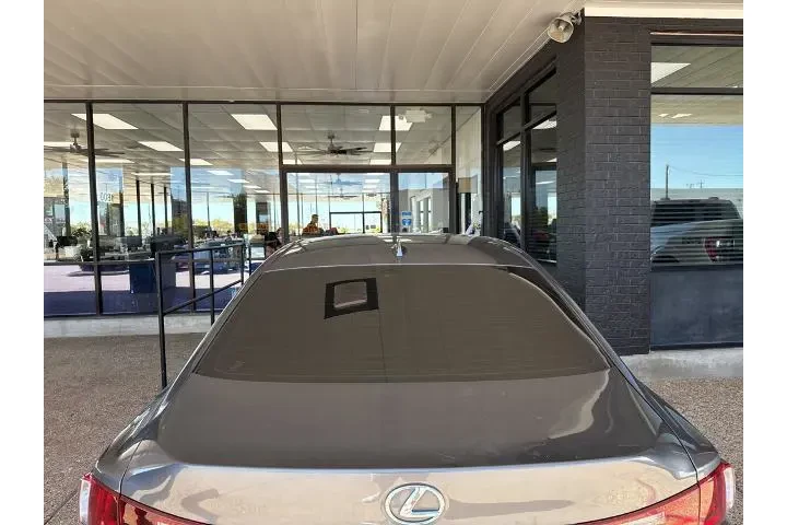 $17087 : Lexus IS 200t 2016 4dr Sedan image 4