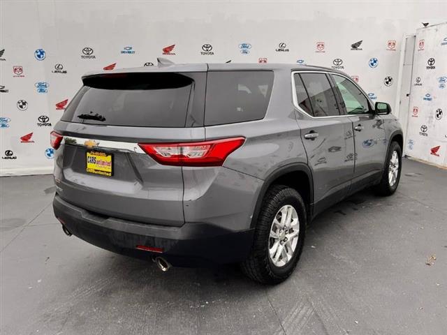 $20995 : Used 2020 Traverse FWD 4dr LS image 3