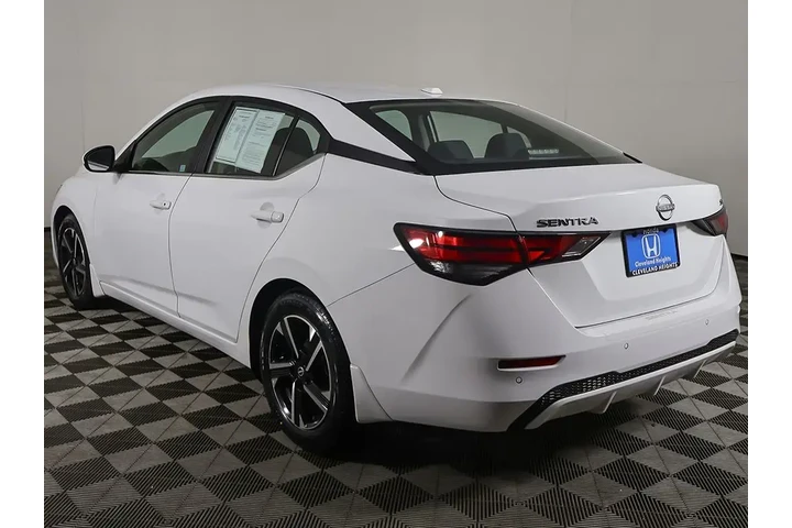 $18123 : Nissan Sentra 2024 SV 4dr Se image 7