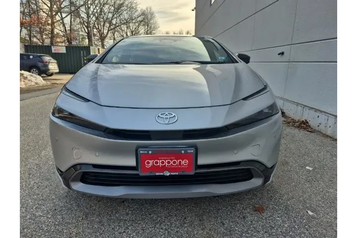 $29990 : Toyota Prius 2024 AWD Limite image 3