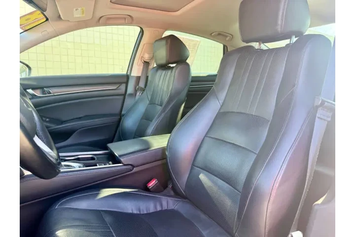 $22995 : 2018 Accord Touring image 10