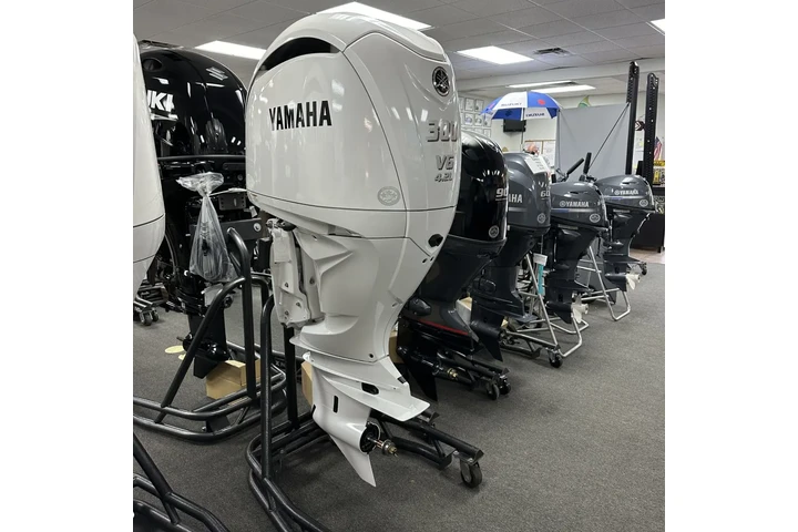 $9500 : YAMAHA 300 HP 4 STROKE image 2
