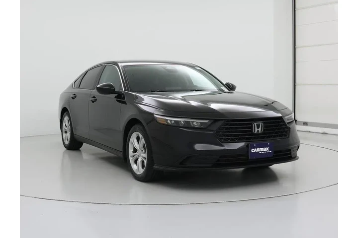 $23998 : Honda Accord 2023 LX 4dr Sed image 1