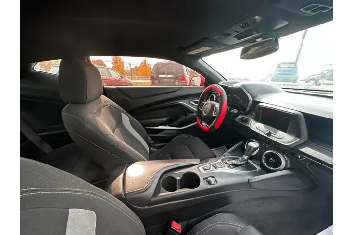 2017 Camaro LT image 3