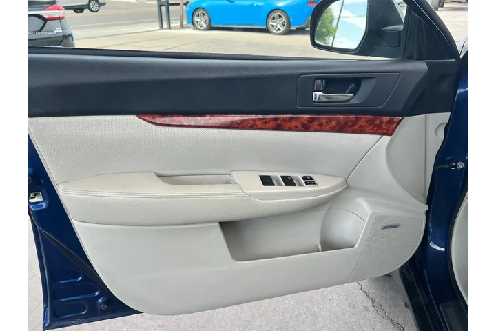 $7950 : 2010 Outback 2.5i Limited image 10